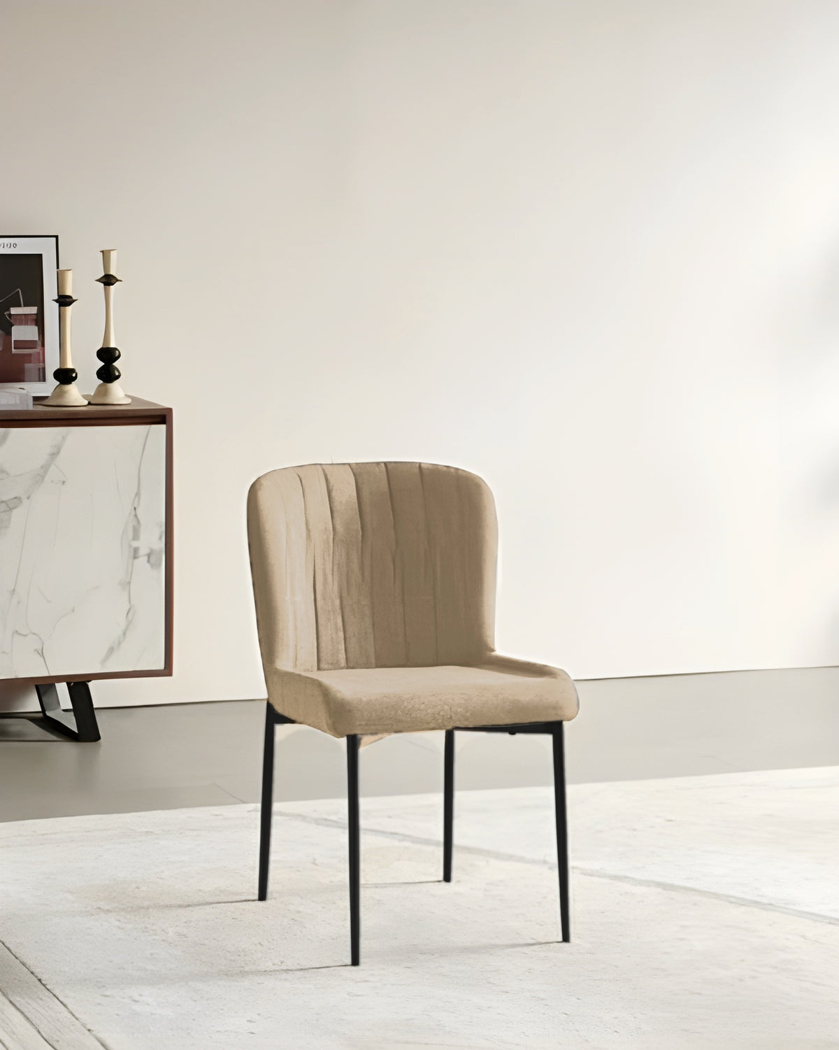 KIRA chair in Sandy