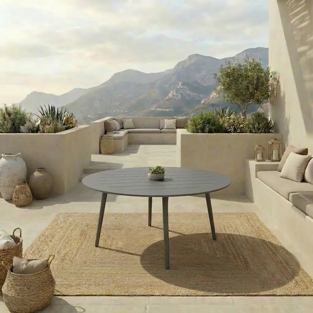 MESA OUTDOOR TABLE